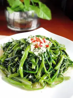 minced water cabbage with garlic