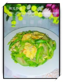 Scrambled eggs with double melons