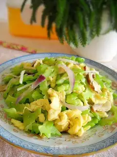 Scrambled eggs with bitter gourd