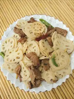 Stir fried pork slices with lotus root