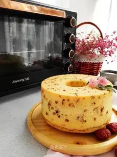 Red-tree twilight cake