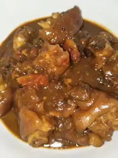 Onion stew pig hoof