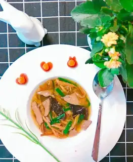 Golden pinet, black-muck pork liver soup