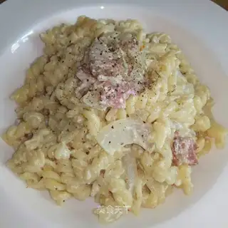 Butter bacon pasta