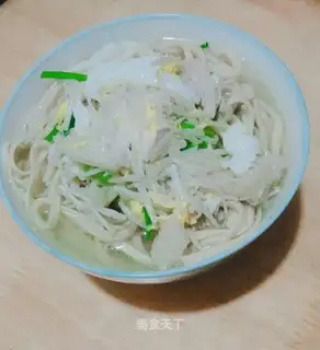 ♪ Golden fungus egg noodles ♪