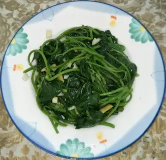 Fried potato leaves