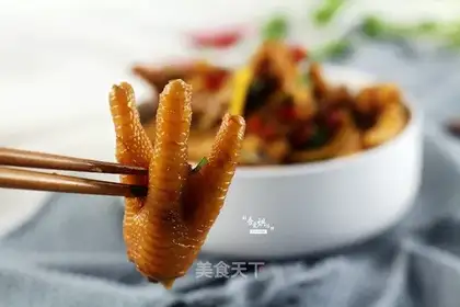 A red lemon chicken claw