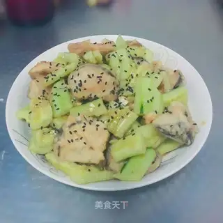 Cheese with cucumber