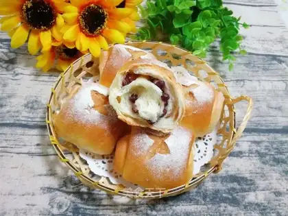 Light cream bean buns