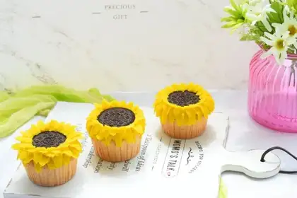 Sunflower cupcakes