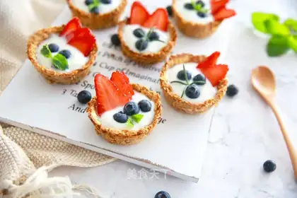 Sour yogurt oatmeal