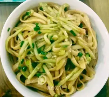 cucumber onion noodles