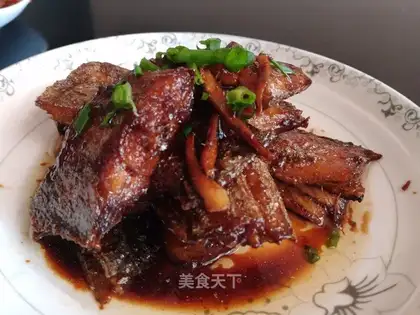 Red-fried fish