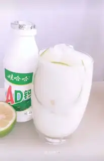 Iced lemon milk