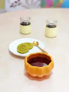 Red sugar pudding