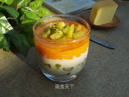 Yogurt mango cup