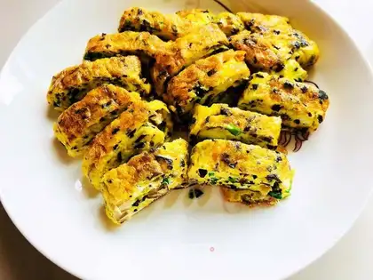 Mulberry mushroom egg rolls