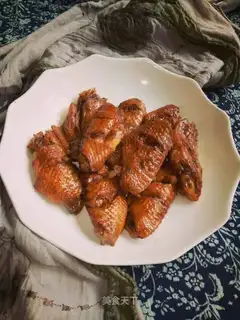 Red chicken wings