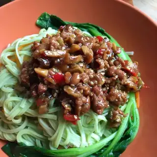 Spoon noodles with mushroom sauce