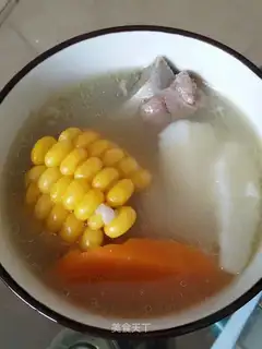 ♪ Corn tumble bone soup ♪