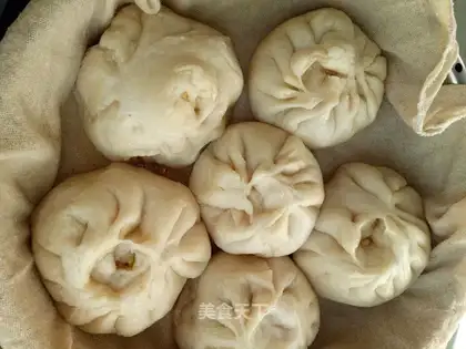 Pork egg yellow bun