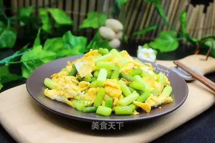 Garlic fried eggs