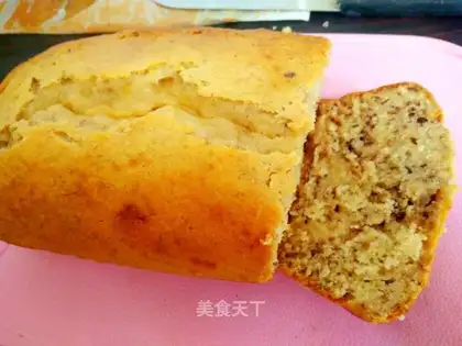Banana walnut cake