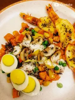 Cheese shrimp and potatoes salad