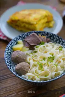 Beefball noodles