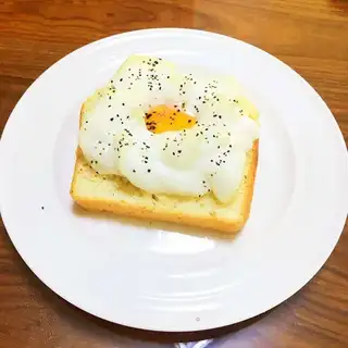 Toast roasted eggs