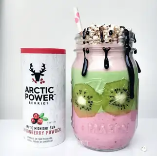Three-storey berries milkshakes