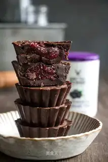 Cranberry chocolate cup