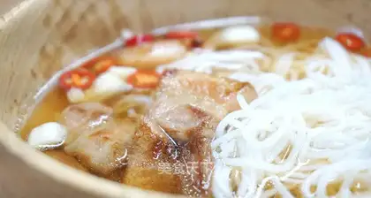 Vietnamese pork rice line
