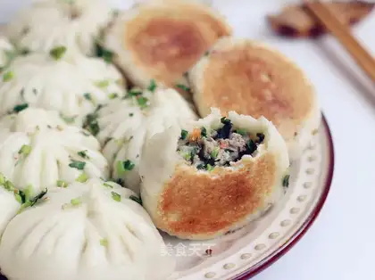 Pork veggie buns