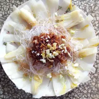 Garlic fan dolls