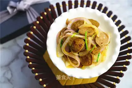 Onion beef balls