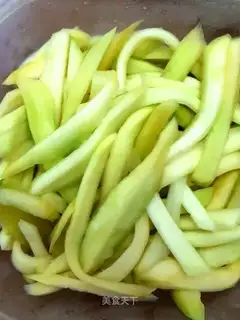 Pickle mangoes