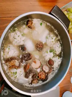 ♪ Cucumbers and meatball soup ♪