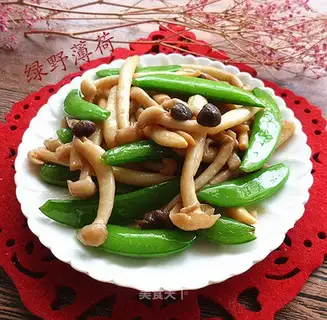 Pelican mushrooms, sweet beans