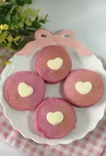Flamingo cheese muffin