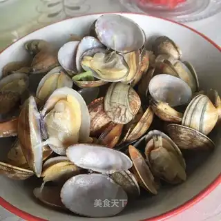 Scrambled clams