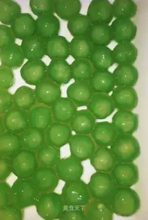 Pearly little circle