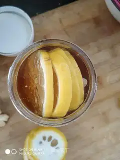 Honey lemonade