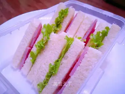 Ham salad sandwich