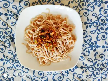 All wheat sauce noodles
