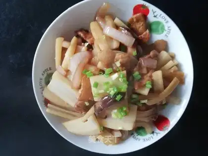 Flaming mushroom onions