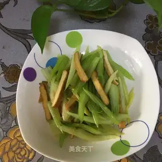Celery fried beans