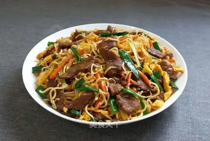Black pepper omelet noodles