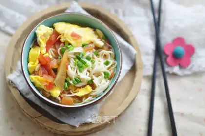 Tomato egg noodles