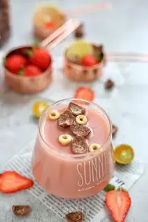The pink lady with the strawberries